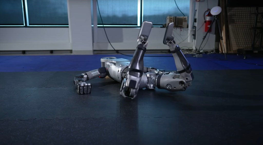 Humanoid robots are learning to fall well